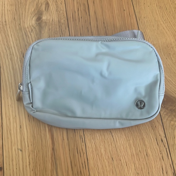 lululemon athletica Handbags - NWT Lululemon Everywhere Belt Bag